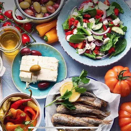 New Cozy Near The Beaches In The Magnificent Gardens Of Regina With Swimming Pools!