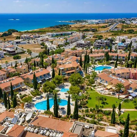New Cozy Near The Beaches In The Magnificent Gardens Of Regina With Swimming Pools! * Pafos