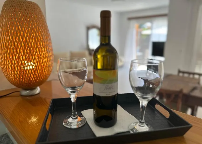 New Cozy Near The Beaches In The Magnificent Gardens Of Regina With Swimming Pools! パ フォス