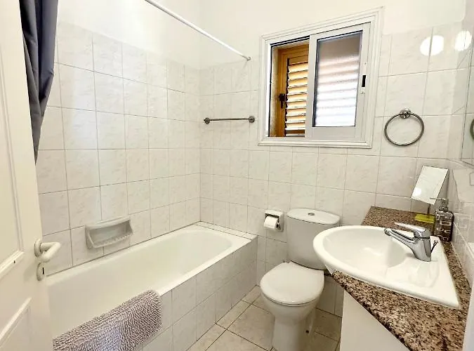 Villa New Cozy Near The Beaches In The Magnificent Gardens Of Regina With Swimming Pools! Paphos