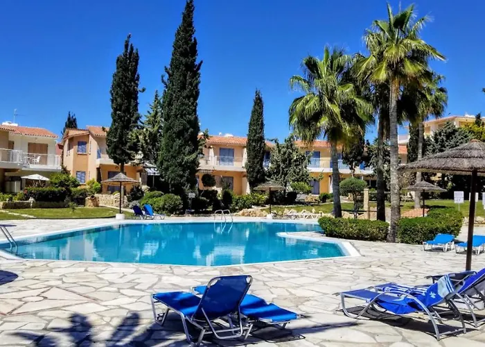 New Cozy Near The Beaches In The Magnificent Gardens Of Regina With Swimming Pools!