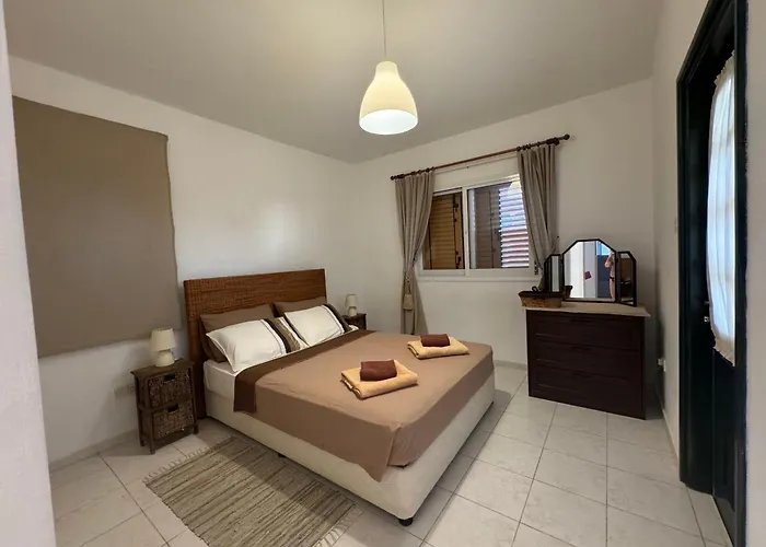 New Cozy Near The Beaches In The Magnificent Gardens Of Regina With Swimming Pools! パ フォス