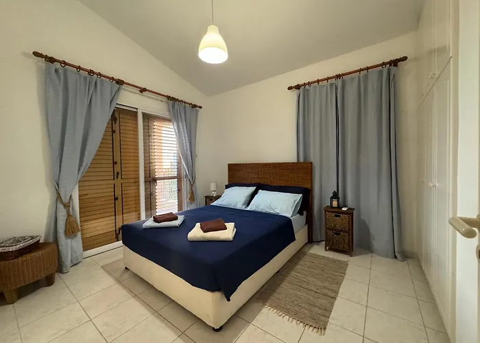 New Cozy Near The Beaches In The Magnificent Gardens Of Regina With Swimming Pools!