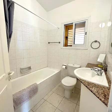 Βίλα New Cozy Near The Beaches In The Magnificent Gardens Of Regina With Swimming Pools! Πάφος