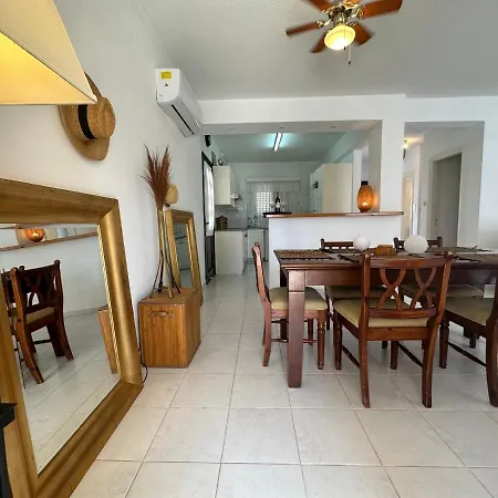 Βίλα New Cozy Near The Beaches In The Magnificent Gardens Of Regina With Swimming Pools! *